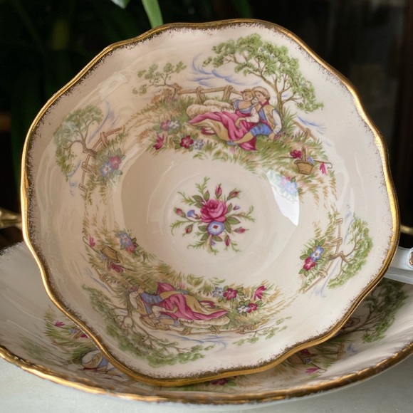 Rare PARAGON Gainsborough Antique Series Wide Teacup + Saucer Vintage 1960’s HTF - Picture 3 of 11